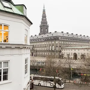 Perfect In Superb Location By Stroget, The Metro & Attractions Lejlighed