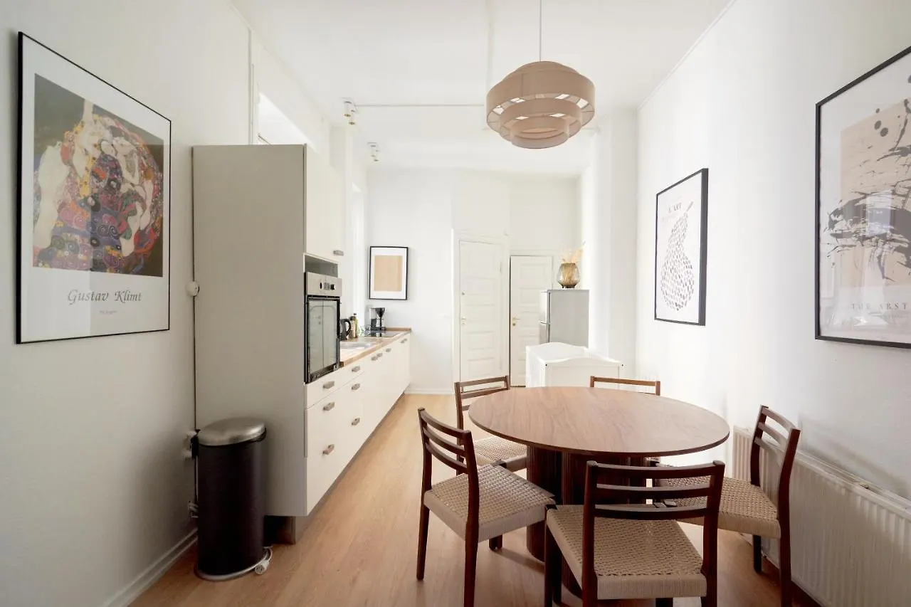 Perfect For Friends & Families 2 Bedroom Apartment In Cph